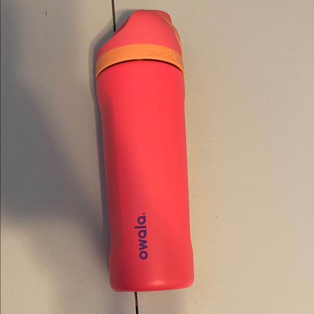 Owala Hyper Flamingo Water Bottle